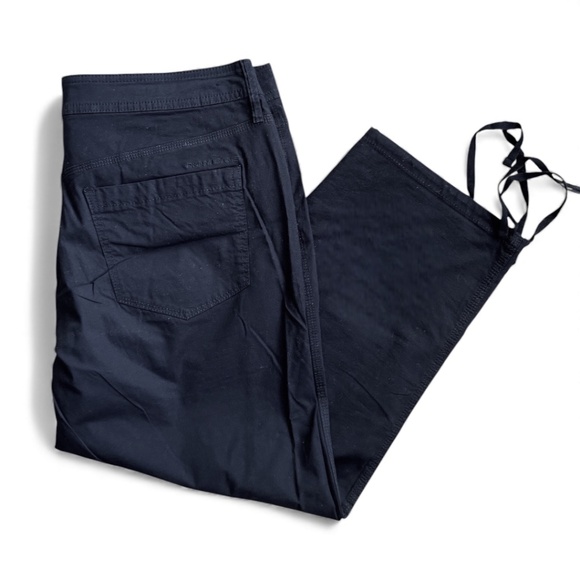 DKNY Jeans Black Cropped Pants with Ties – Size 10 - Picture 6 of 7